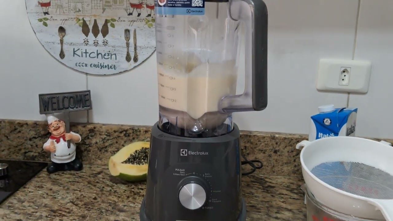 Vídeo com review e teste do liquidificador Electrolux 1500W TriForce